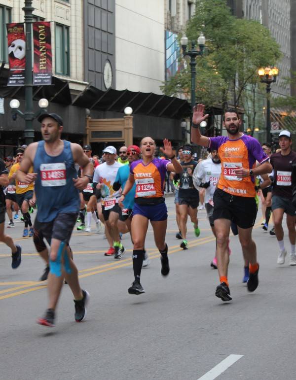 hardlopers Chicago marathon voor KiKa